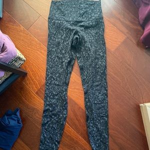 Lululemon align leggings- size 6